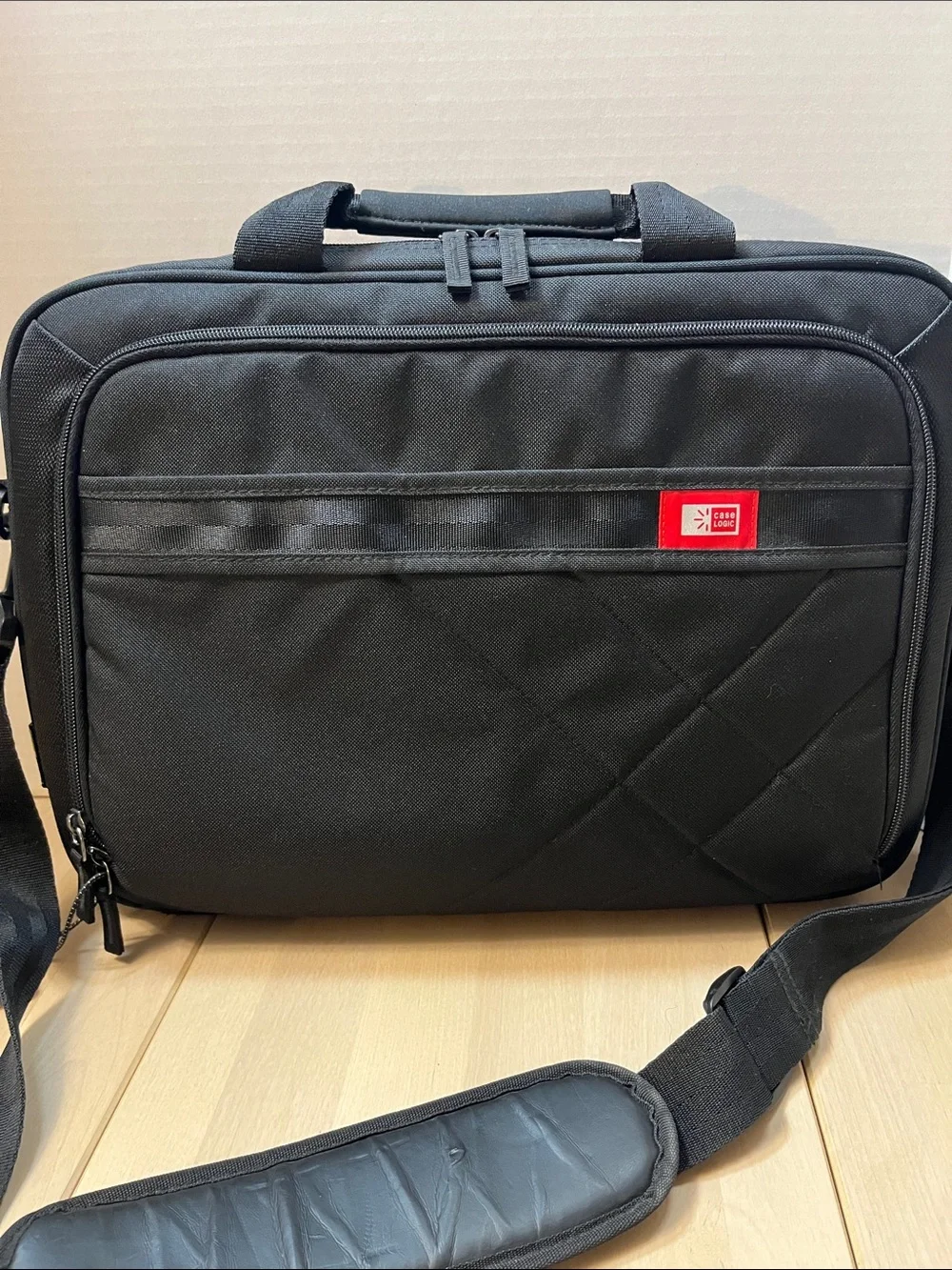 Case Logic Black Laptop & Tablet Commuter Briefcase Messenger Bag
